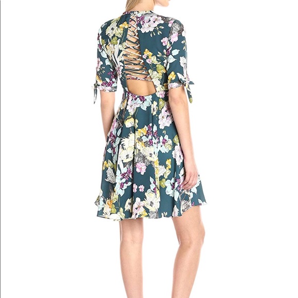 NWT Guess Floral Dress 👗 - Picture 2 of 5